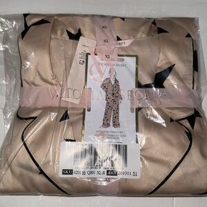 New Victoria's Secret Satin Pajama Set Cream with All-over Black Stars Size XL